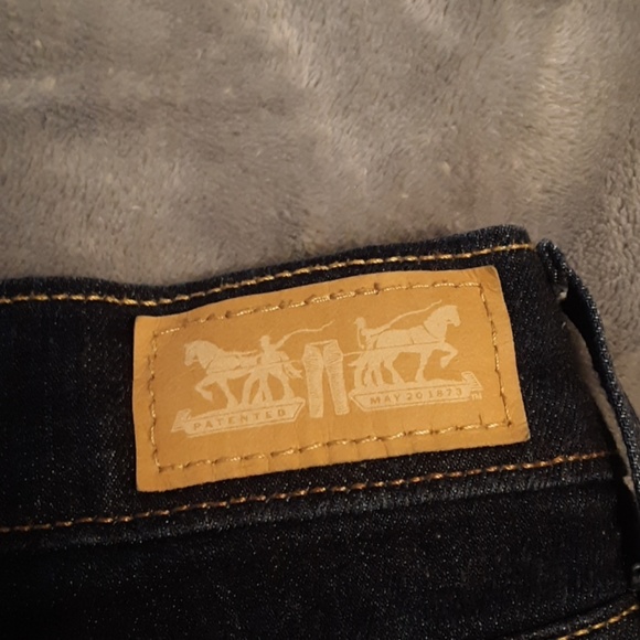 Levi Blue Jean Shorts - Picture 5 of 5